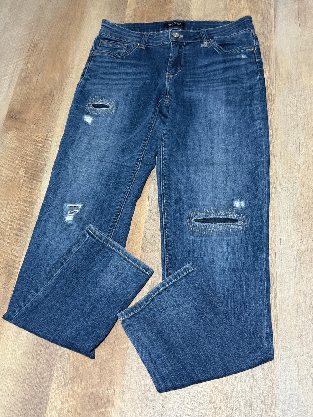 White House Black Market Mid-Rise Distressed Straight Crop Jeans | Size 4